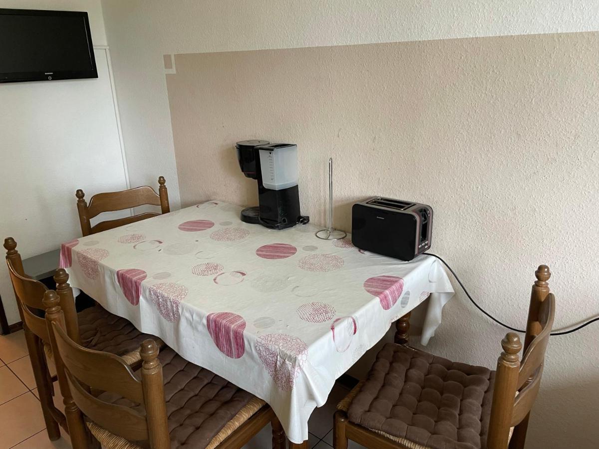 Schoene Einfache Ferienwohnung Mitten In Oldenburg Eksteriør bilde
